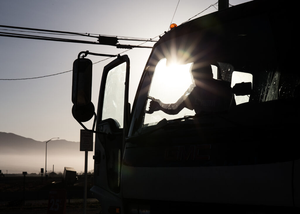 Driver using connected vehicle IoT platform in a commercial truck